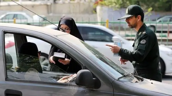 ارسال پیامک کشف حجاب برای سرنشینان خودروها ادامه پیدا می‌کند