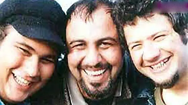 ژست جالب رضا داوودنژاد و علی صادقی در پشت صحنه فیلم هوو