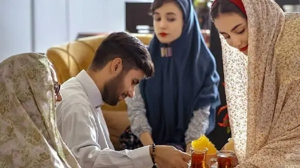 عجیب‌ترین کارت عروسی در ایران! با رسم شکل مراحل ازدواج!