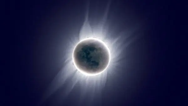 ویدئویی شگفت‌انگیز از خورشید گرفتگی که توسط ماهواره استارلینک ثبت شد
