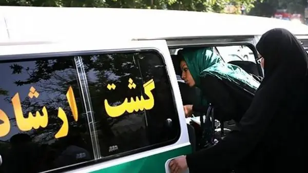 تصویری از بیلبورد خبرسازِ حجاب در مشهد که برداشته شد!