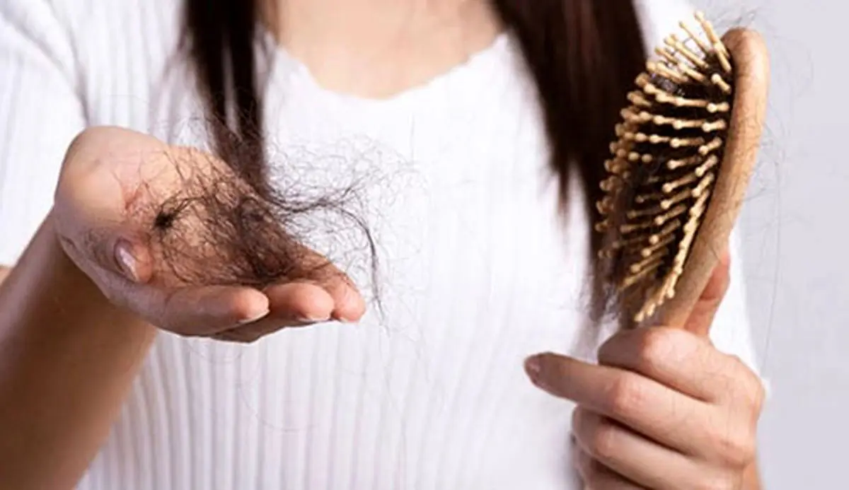 عوامل مهم در ریزش مو را بشناسید + درمان ریزش مو در خانه