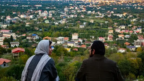 واکنش جالب کیانوش عیاری به فیلم «جنگل پرتقال»