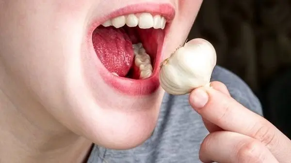 با این ۱۱ خوراکی گیاهی کمتر دندانپزشکی بروید!