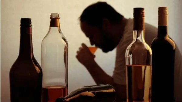 پارتی مرگ با مشروبات الکلی؛ گزارش وحشتناک مرگبارترین مسمومیت‌های الکلی کشور!
