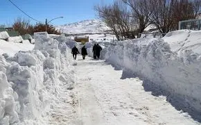 تصاویر زیبا از بارش سنگین برف در کوهرنگ