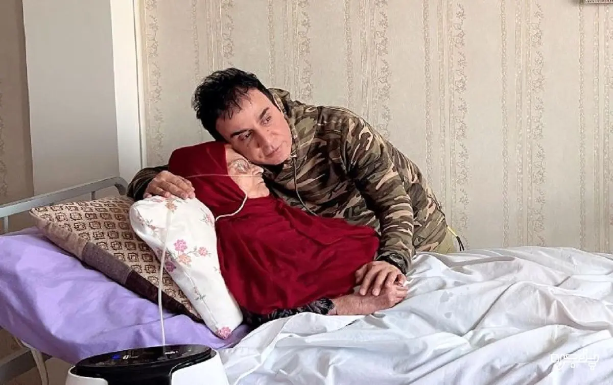 تصویر جدید و ناراحت‌کننده عمو پورنگ در آغوش مادرش
