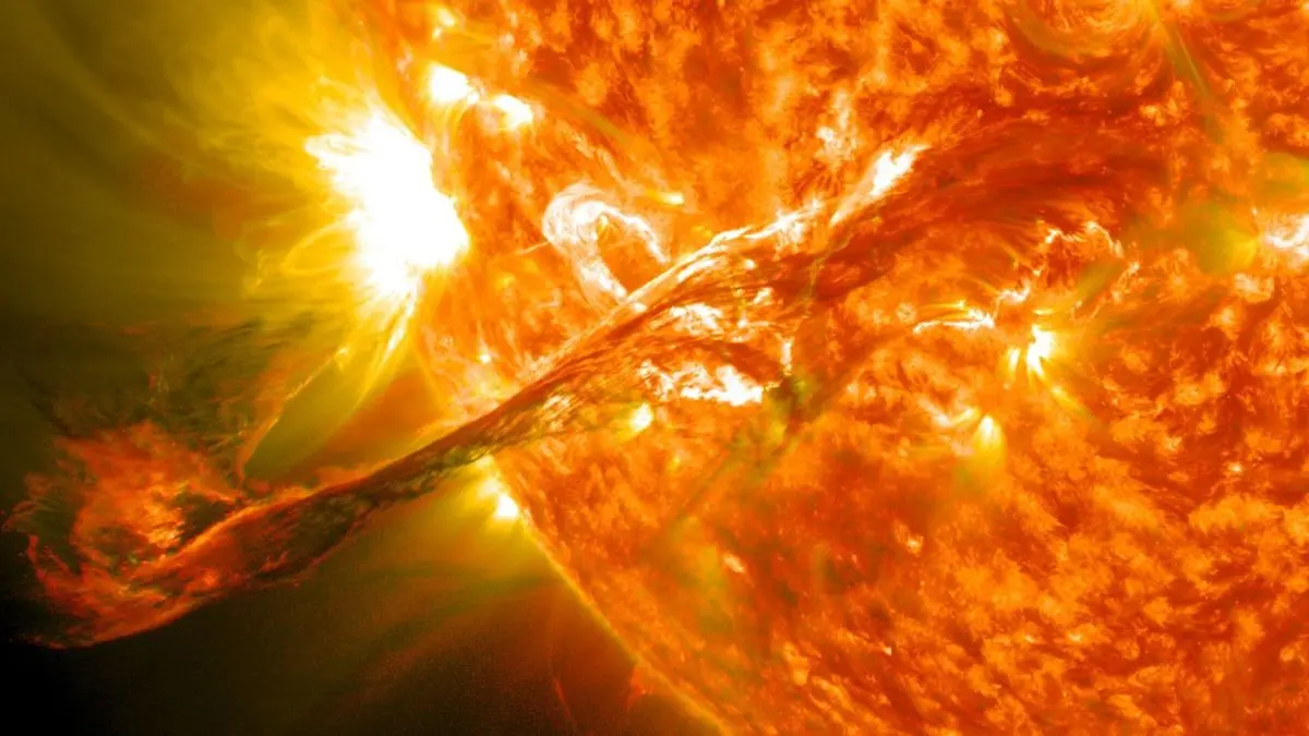چرا با وجود خورشید داغ فضا انقد سرد است؟