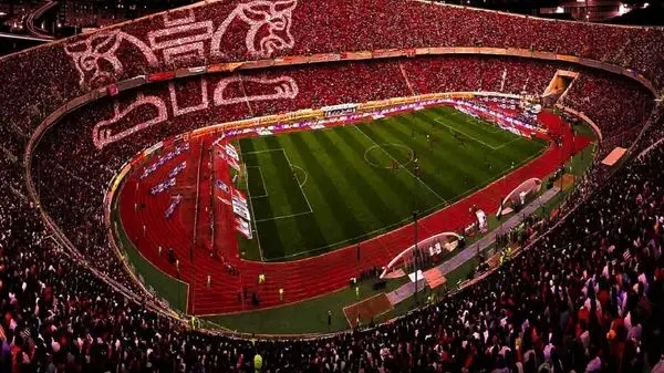 هواداران پرسپولیس در انتظار آغاز بازی با مس رفسنجان + ویدئو