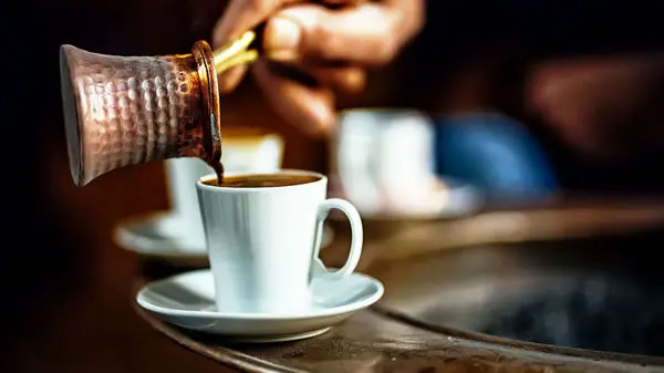نوشیدن قهوه چگونه سطح کلسترول شما را افزایش می‌دهد؟