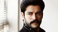 تصاویر جدید و جذاب بالی خان، بازیگر مشهور ترک در استخر!
