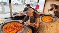 غذای خیابانی در ازبکستان؛ پخت گوشت در دل نان + ویدئو
