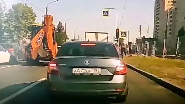 ویدئویی وحشتناک از زیر گرفتن عابران پیاده توسط خودرو در بندرعباس!