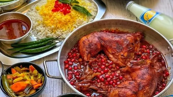 آموزش پخت مرغ با سس ماست؛ ویژه و جذاب برای مهمانی‌ها