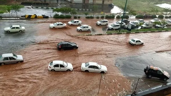 ویدئو: الهیه مشهد زیر آب!