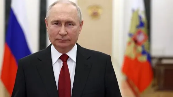 ویدئویی از اسکورت عجیب پوتین برای انتقال به کاخ کرملین