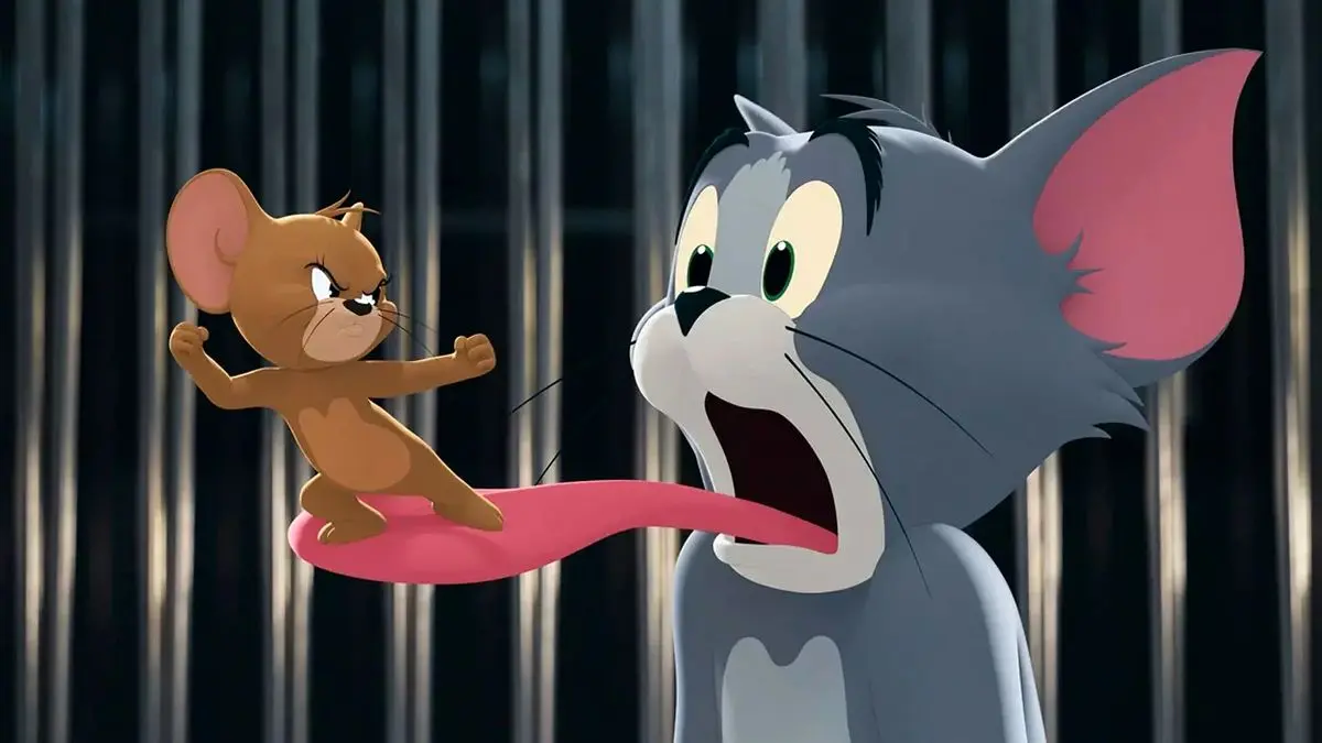 واکنش خنده‌دار یک گربه حین تماشای کارتون تام و جری