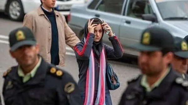 جزئیات بازداشت همسر و دختر احمدرضا عابدزاده به دلیل کشف حجاب