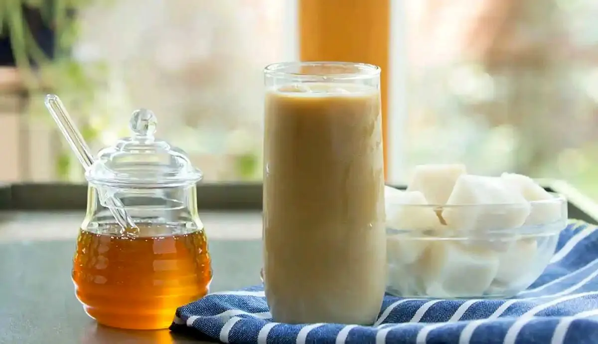 اما آیا شیر گرم و عسل به راستی ترکیبی سمی است؟