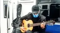 ویدئویی از نوازنده خیابانی در مترو تهران که حسابی پربازدید شد