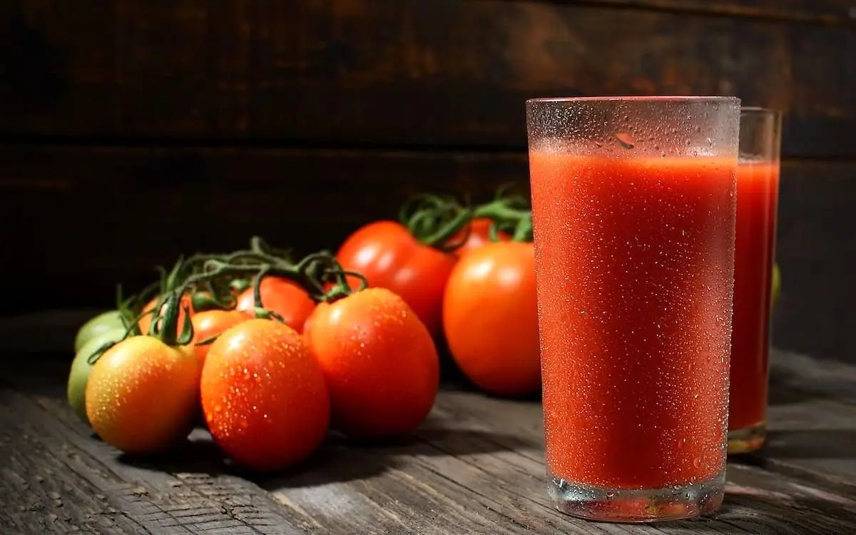 خواص شگفت‌انگیز آب گوجه فرنگی برای لاغری و سلامتی!