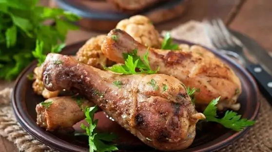 آموزش پخت مرغ خیارشوری، یک روش متفاوت برای مرینت کردن مرغ