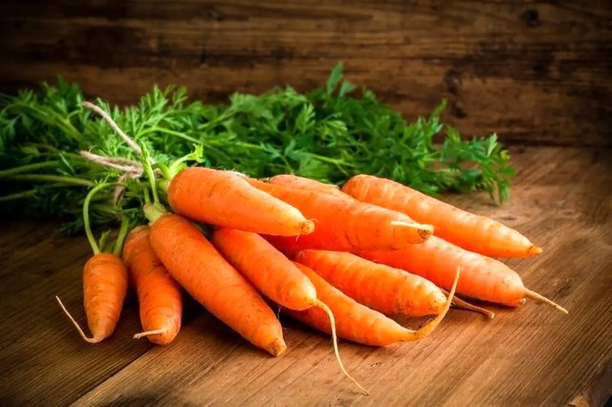 زن جوان پس از ۳ ماه خوردن هویج برای کاهش وزن، نارنجی شد! + عکس