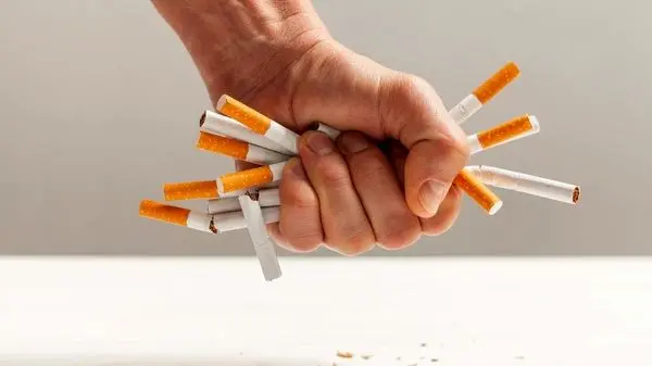 ویدئویی عجیب از بلایی که سیگار بر سر ریه‌های یک فرد سیگاری می‌آورد!