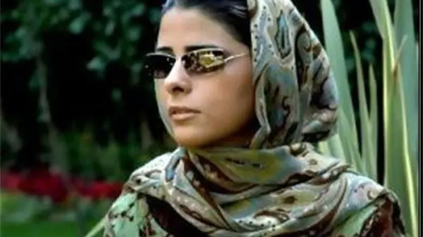 عکسی از چهره اشک‌آلود شبنم مقدمی در ختم همسر علیرضا قربانی