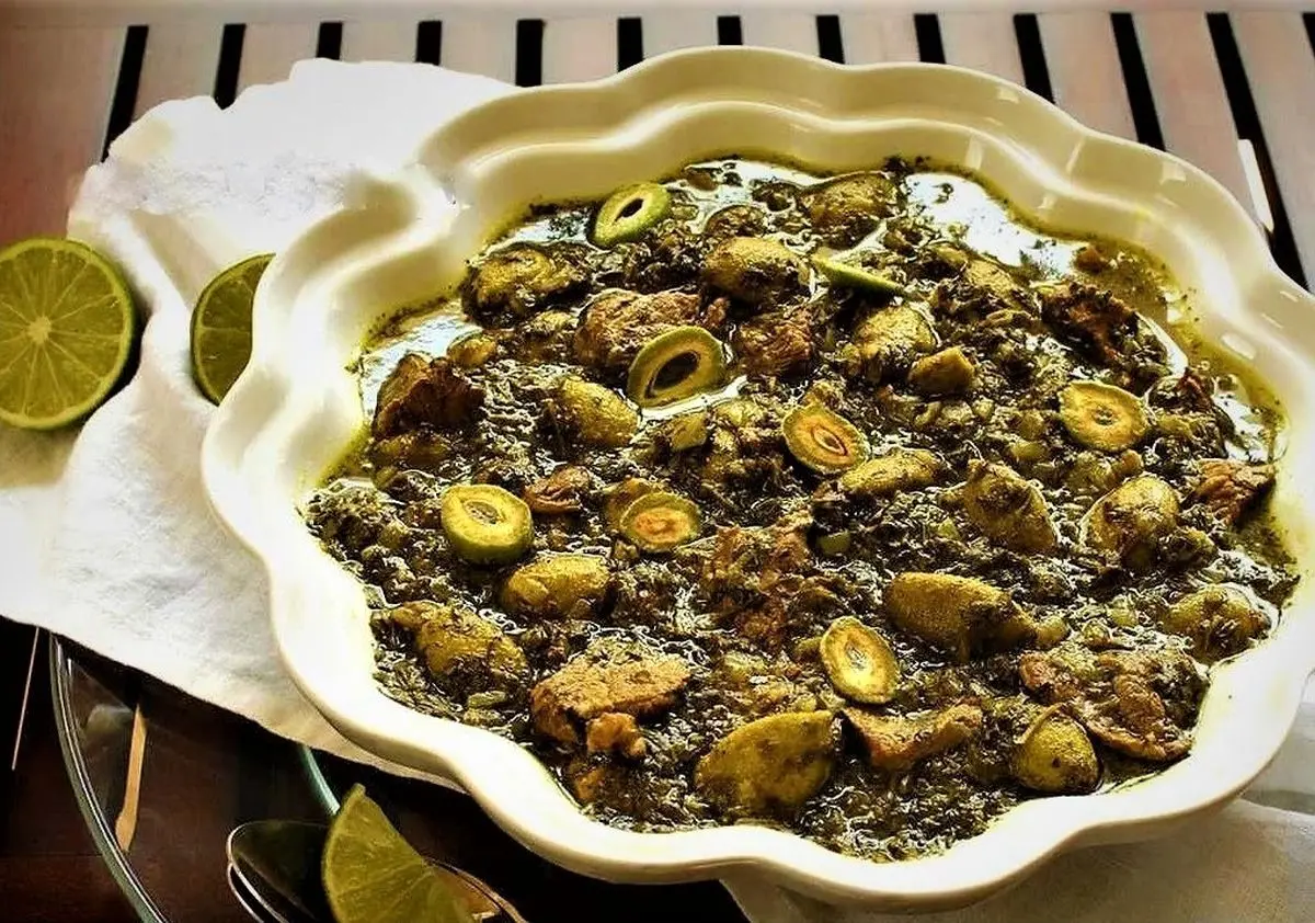 آموزش پخت خورش چغاله بادام؛ خورش خوشمزه فصل