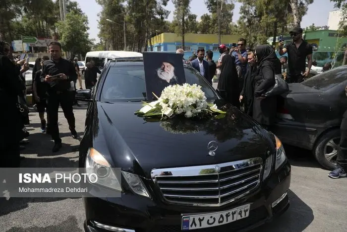 عکس‌هایی از تشییع و خاکسپاری پهلوان «خلیل عقاب»