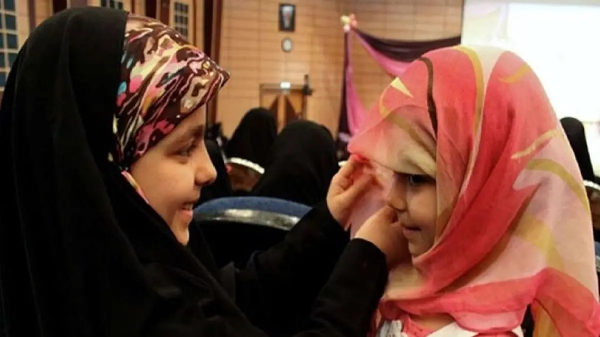 مقررات سخت حفظ حجاب برای کودکان دختر ۹ تا ۱۵ سال!