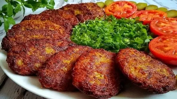 طرز تهیه آب دوغ خیار مجلسی؛ شیک و زیبا برای پذیرایی