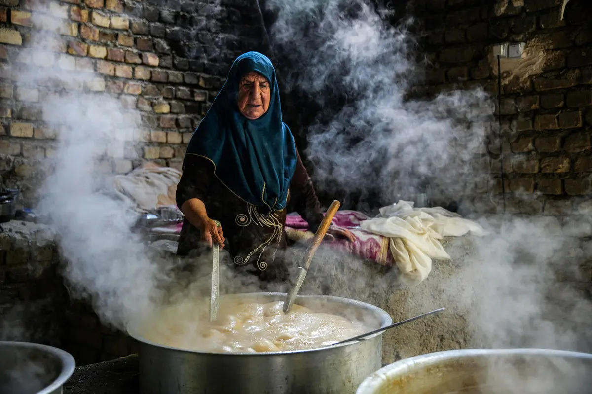 تصاویر زیبا از  شیره پزی در روستای تاریخی هزاوه